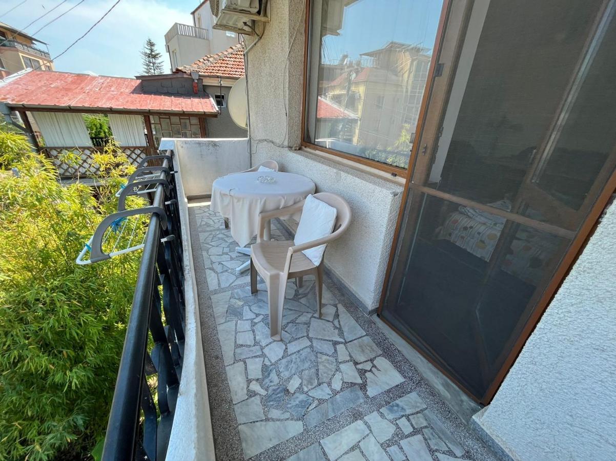 Izgrev Sarafovo Hotell Burgas Exteriör bild