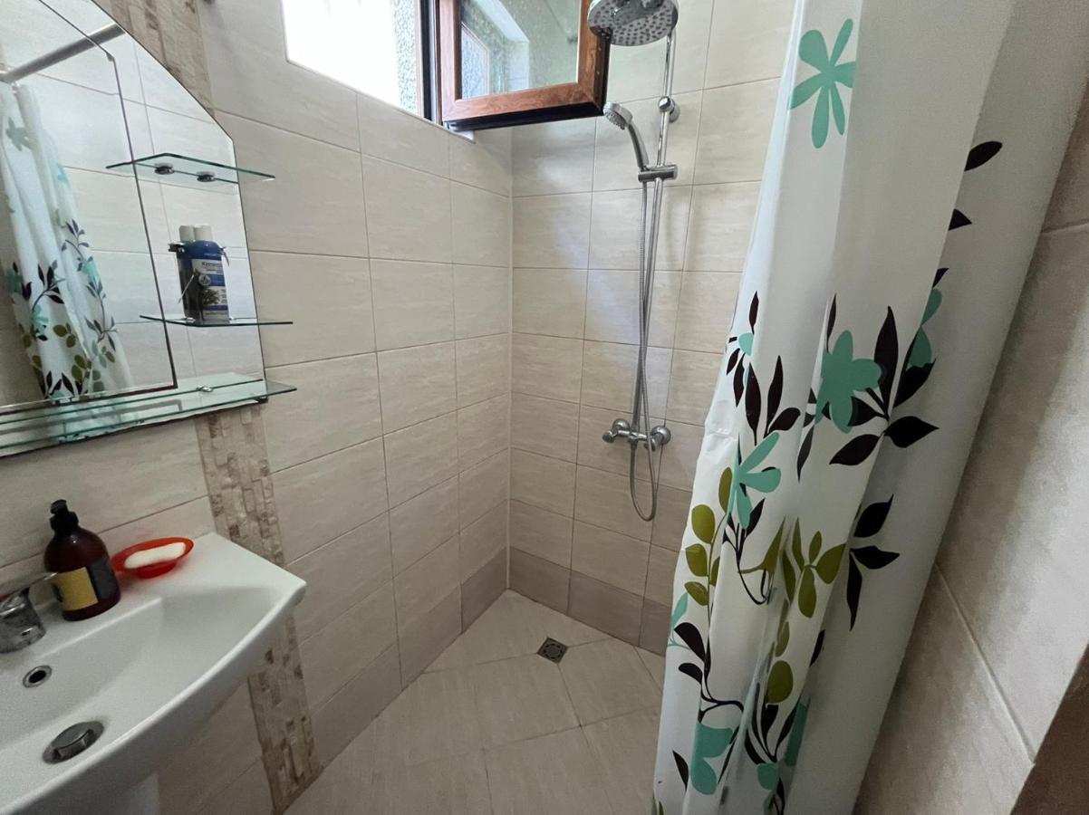 Izgrev Sarafovo Hotell Burgas Exteriör bild