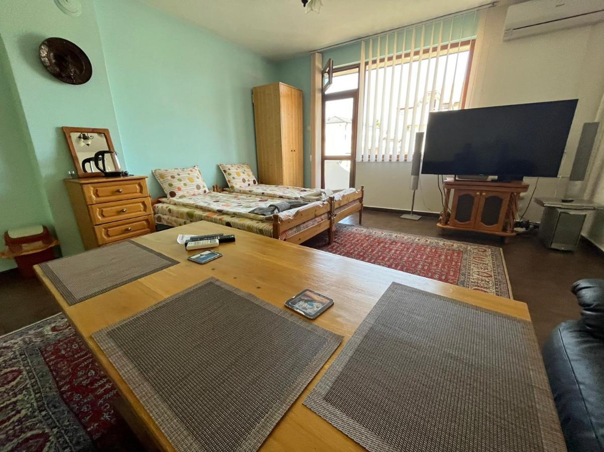 Izgrev Sarafovo Hotell Burgas Exteriör bild