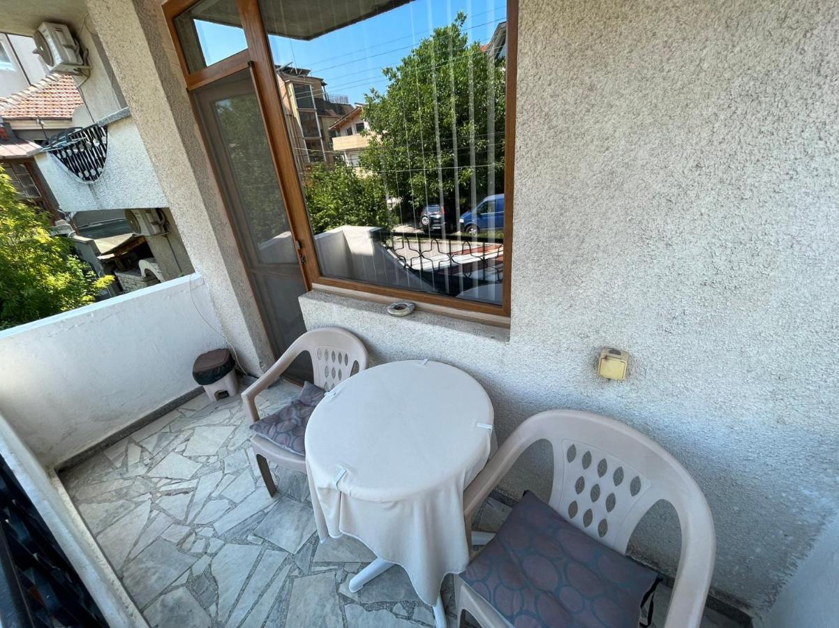 Izgrev Sarafovo Hotell Burgas Exteriör bild