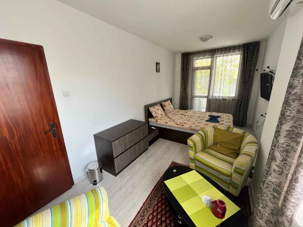 Izgrev Sarafovo Hotell Burgas Exteriör bild