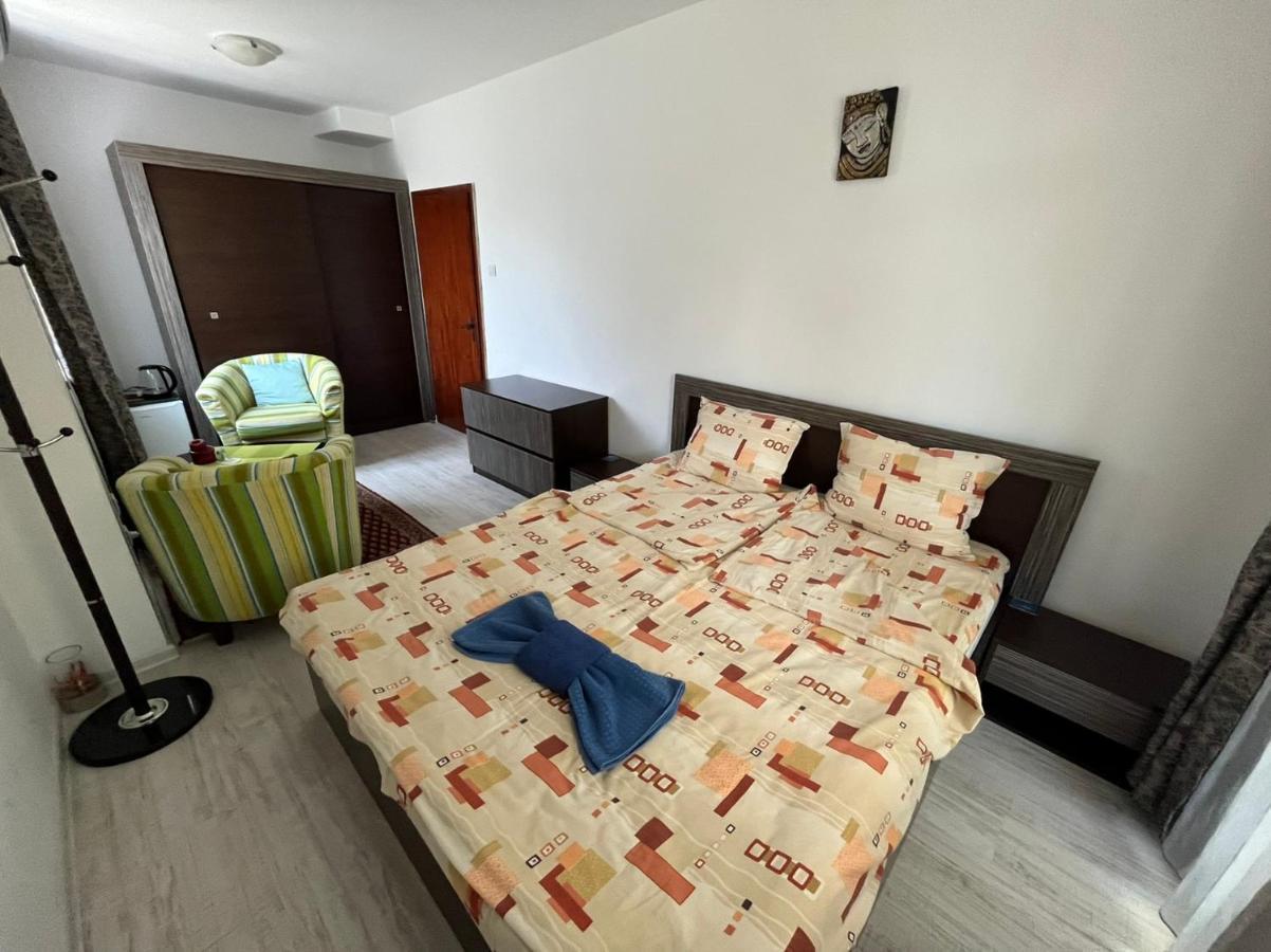 Izgrev Sarafovo Hotell Burgas Exteriör bild