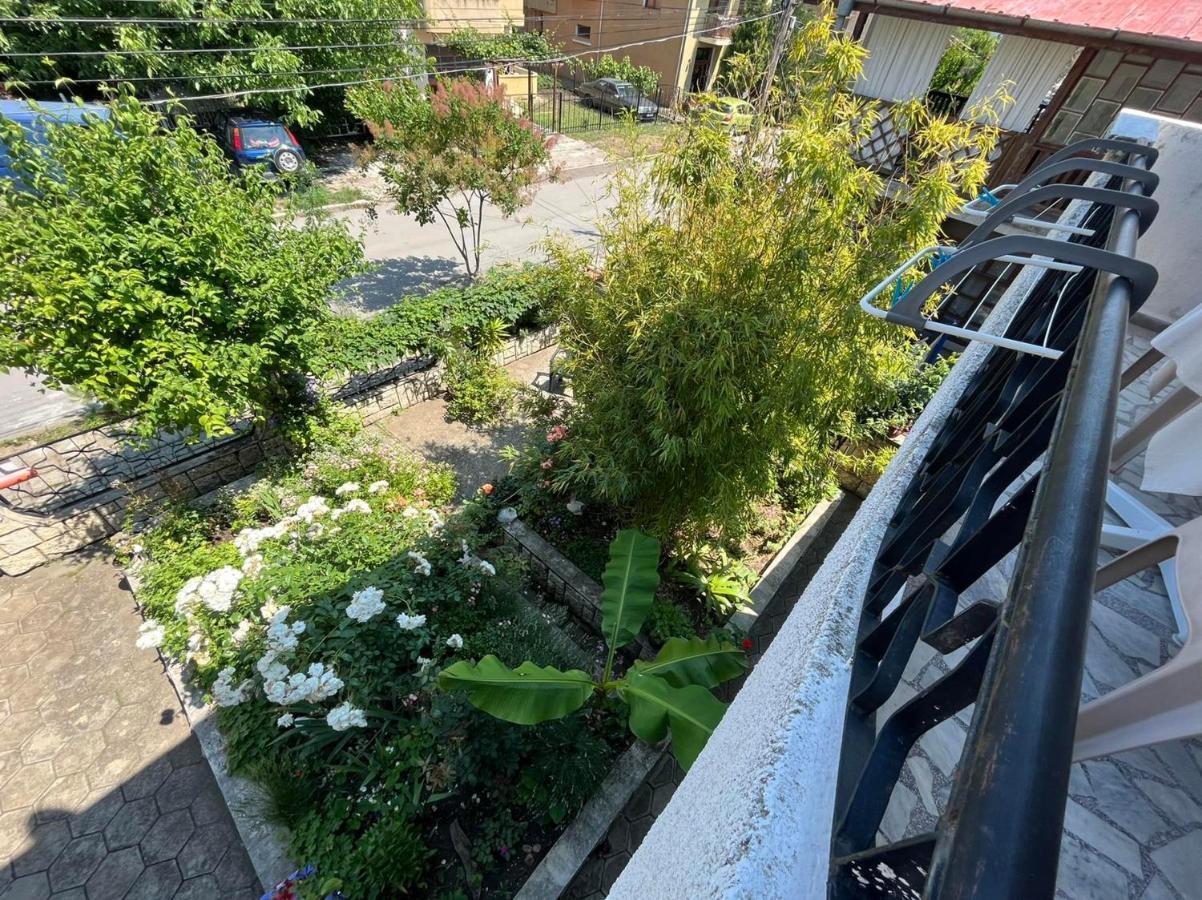Izgrev Sarafovo Hotell Burgas Exteriör bild