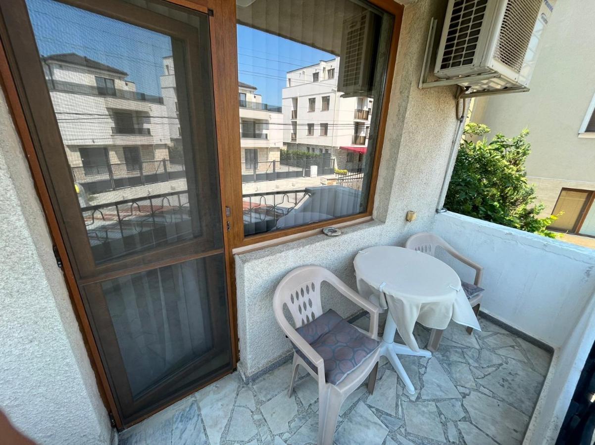 Izgrev Sarafovo Hotell Burgas Exteriör bild