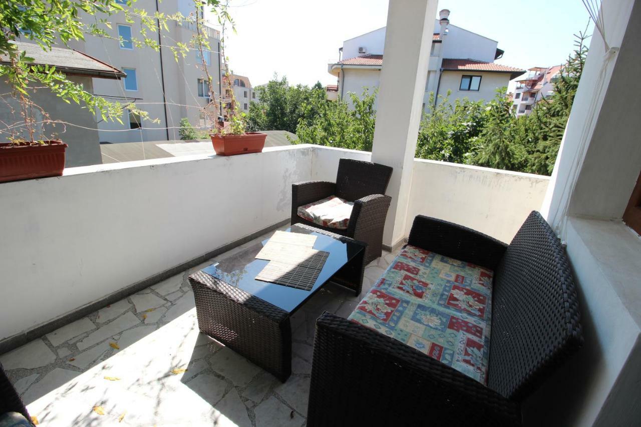 Izgrev Sarafovo Hotell Burgas Exteriör bild