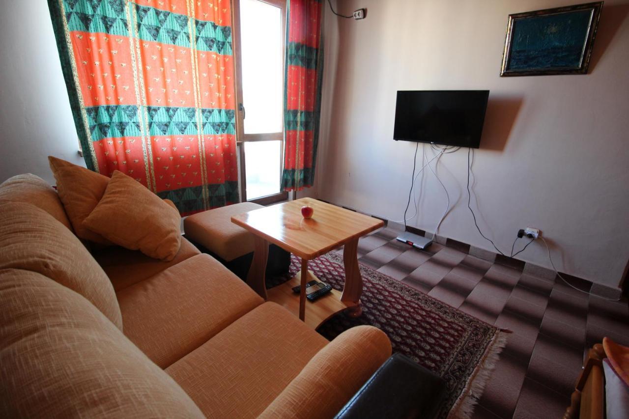 Izgrev Sarafovo Hotell Burgas Exteriör bild